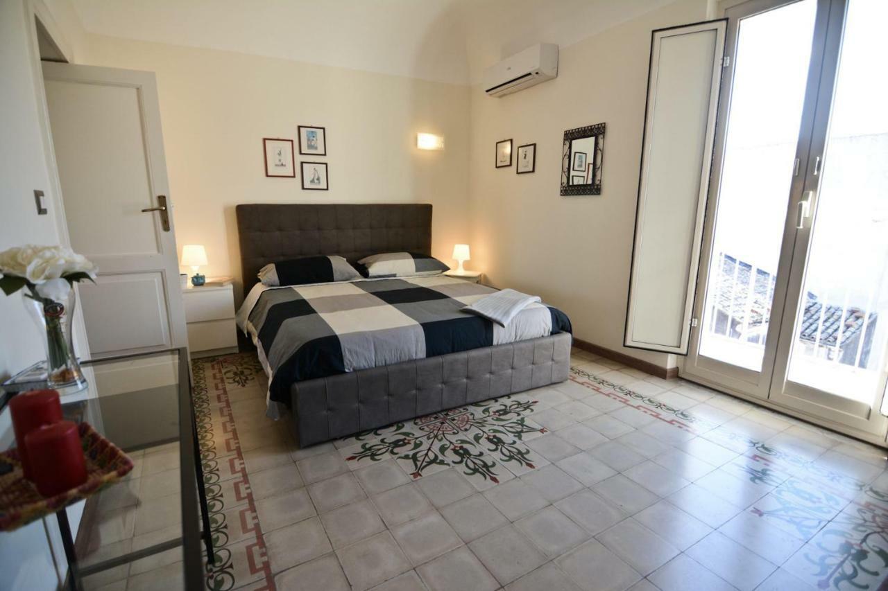 Attico Agora - Elegante Duplex Nel Cuore Di Catane Extérieur photo